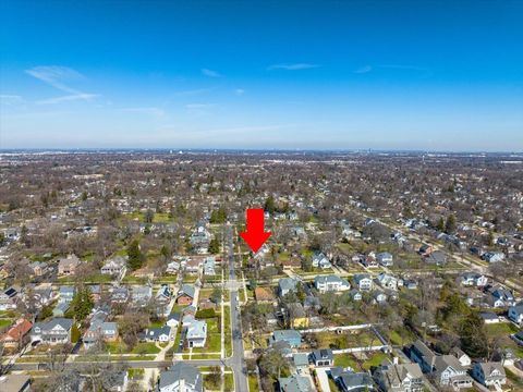 Tiny photo for 354 Hawthorne Boulevard, Glen Ellyn, IL 60137 (MLS # 12570817)