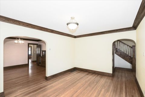 Tiny photo for 354 Hawthorne Boulevard, Glen Ellyn, IL 60137 (MLS # 12570817)