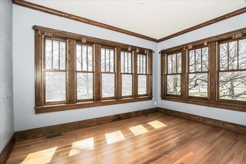 Tiny photo for 354 Hawthorne Boulevard, Glen Ellyn, IL 60137 (MLS # 12570817)