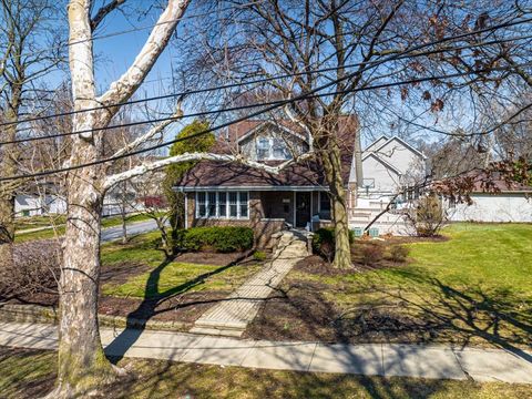 Tiny photo for 354 Hawthorne Boulevard, Glen Ellyn, IL 60137 (MLS # 12570817)
