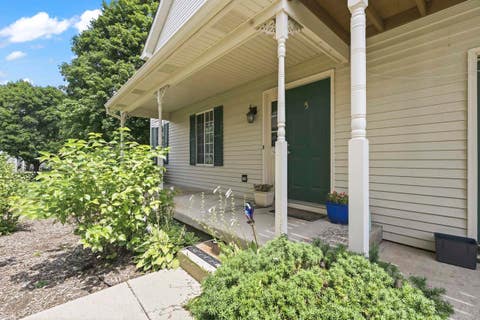 Photo of 5 W Pheasant Trail #05, Lake In The Hills, IL 60156 (MLS # 12711721)
