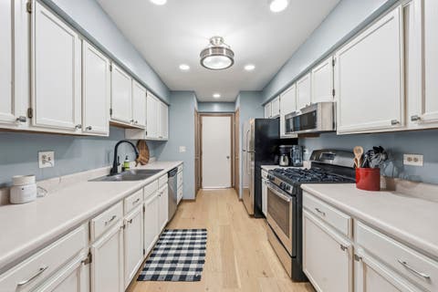Tiny photo for 5 W Pheasant Trail #05, Lake In The Hills, IL 60156 (MLS # 12711721)