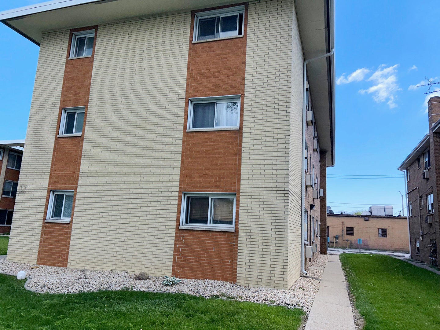 14633 Keystone Avenue 3H