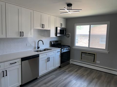 Tiny photo for 14633 Keystone Avenue #3H, Midlothian, IL 60445 (MLS # 12649355)