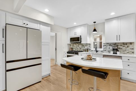 Tiny photo for 10141 S Artesian Avenue, Chicago, IL 60655 (MLS # 12538296)