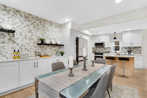 Tiny photo for 10141 S Artesian Avenue, Chicago, IL 60655 (MLS # 12538296)