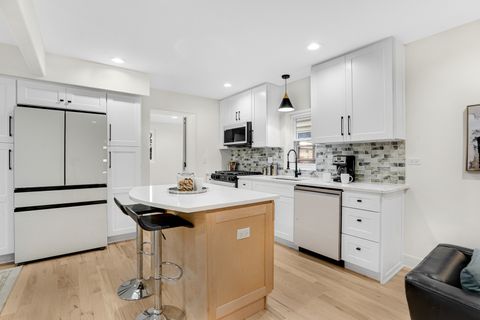 Tiny photo for 10141 S Artesian Avenue, Chicago, IL 60655 (MLS # 12538296)