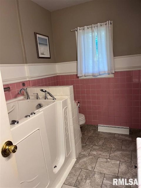 Tiny photo for 2610 31ST Street, Moline, IL 61265 (MLS # QC4267977)