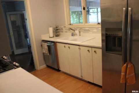 Tiny photo for 2610 31ST Street, Moline, IL 61265 (MLS # QC4267977)