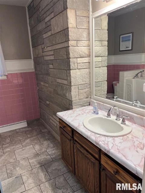 Tiny photo for 2610 31ST Street, Moline, IL 61265 (MLS # QC4267977)