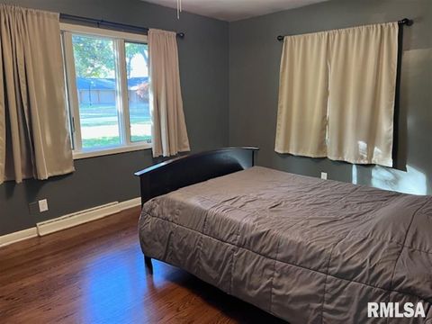 Tiny photo for 2610 31ST Street, Moline, IL 61265 (MLS # QC4267977)