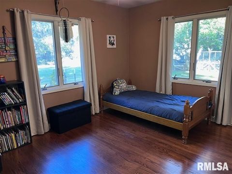 Tiny photo for 2610 31ST Street, Moline, IL 61265 (MLS # QC4267977)