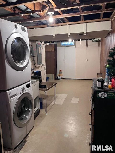 Tiny photo for 2610 31ST Street, Moline, IL 61265 (MLS # QC4267977)