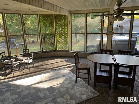 Tiny photo for 2610 31ST Street, Moline, IL 61265 (MLS # QC4267977)