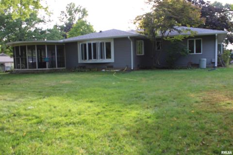 Tiny photo for 2610 31ST Street, Moline, IL 61265 (MLS # QC4267977)