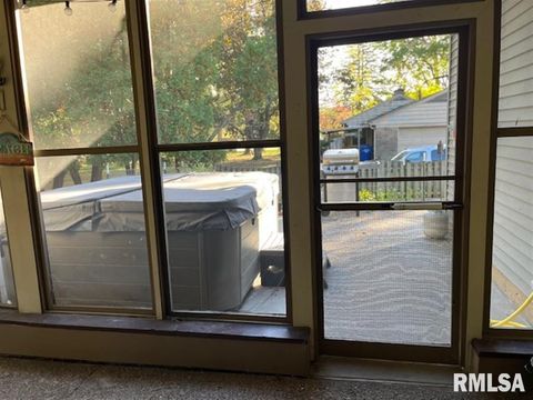 Tiny photo for 2610 31ST Street, Moline, IL 61265 (MLS # QC4267977)