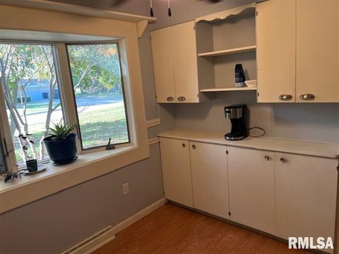 Tiny photo for 2610 31ST Street, Moline, IL 61265 (MLS # QC4267977)