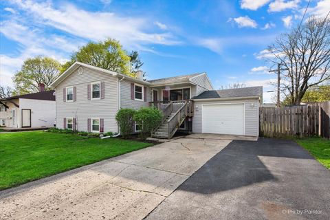 Tiny photo for 6054 HAMPTON Drive, Carpentersville, IL 60110 (MLS # 12618199)