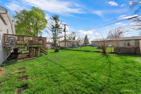Tiny photo for 6054 HAMPTON Drive, Carpentersville, IL 60110 (MLS # 12618199)