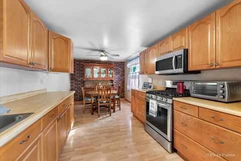 Tiny photo for 6054 HAMPTON Drive, Carpentersville, IL 60110 (MLS # 12618199)