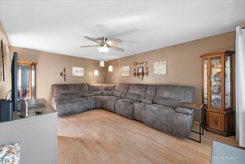 Tiny photo for 6054 HAMPTON Drive, Carpentersville, IL 60110 (MLS # 12618199)