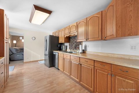 Tiny photo for 6054 HAMPTON Drive, Carpentersville, IL 60110 (MLS # 12618199)