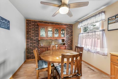 Tiny photo for 6054 HAMPTON Drive, Carpentersville, IL 60110 (MLS # 12618199)