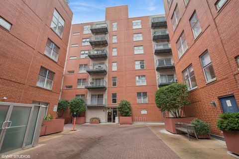 Tiny photo for 1210 CHICAGO Avenue #202, Evanston, IL 60202 (MLS # 12424919)