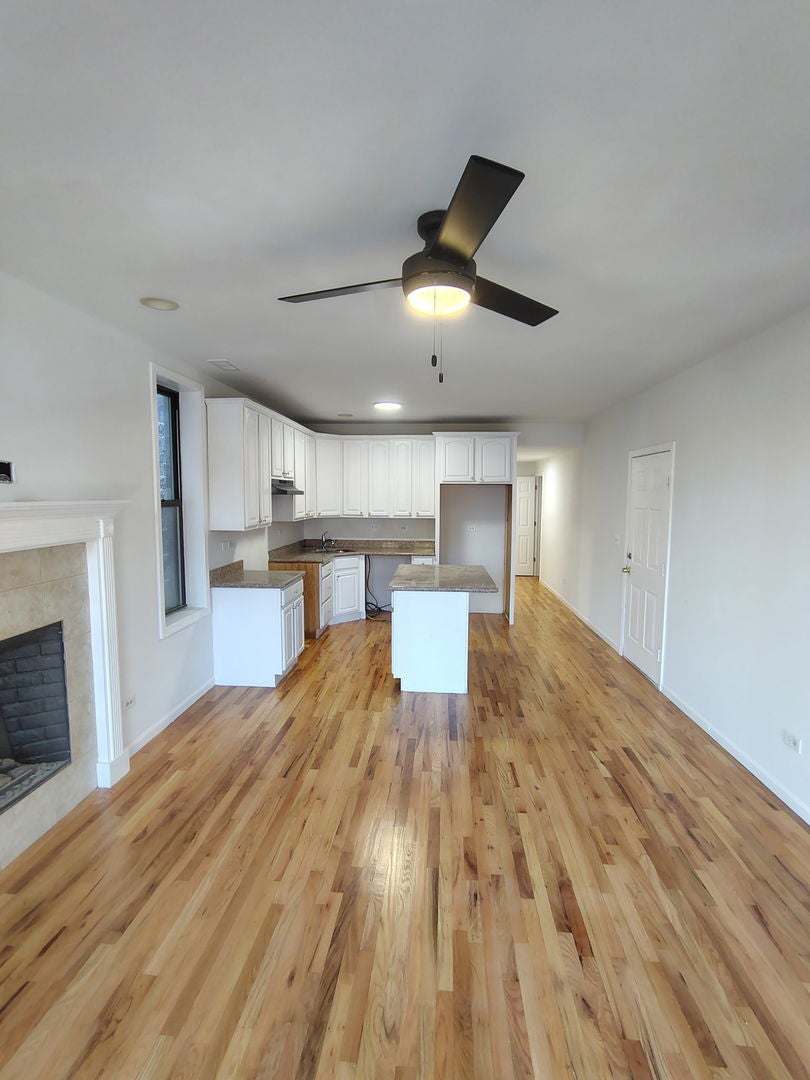 957 W 51st Street