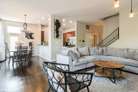 Tiny photo for 6201 S Drexel Avenue, Chicago, IL 60637 (MLS # 12431605)