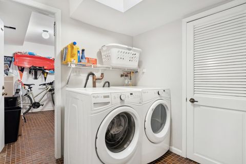 Tiny photo for 4004 N Clarendon Avenue #1, Chicago, IL 60613 (MLS # 12506526)