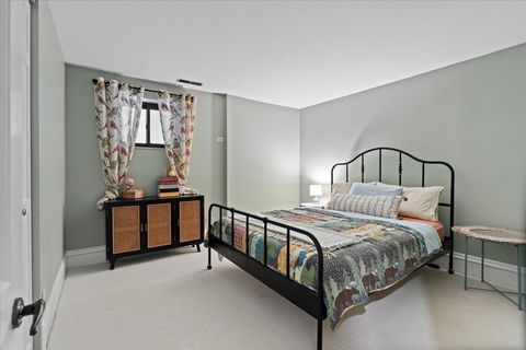 Tiny photo for 4004 N Clarendon Avenue #1, Chicago, IL 60613 (MLS # 12506526)