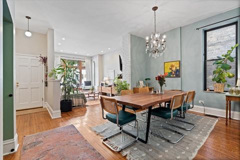 Tiny photo for 4004 N Clarendon Avenue #1, Chicago, IL 60613 (MLS # 12506526)