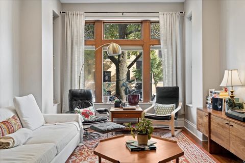 Tiny photo for 4004 N Clarendon Avenue #1, Chicago, IL 60613 (MLS # 12506526)