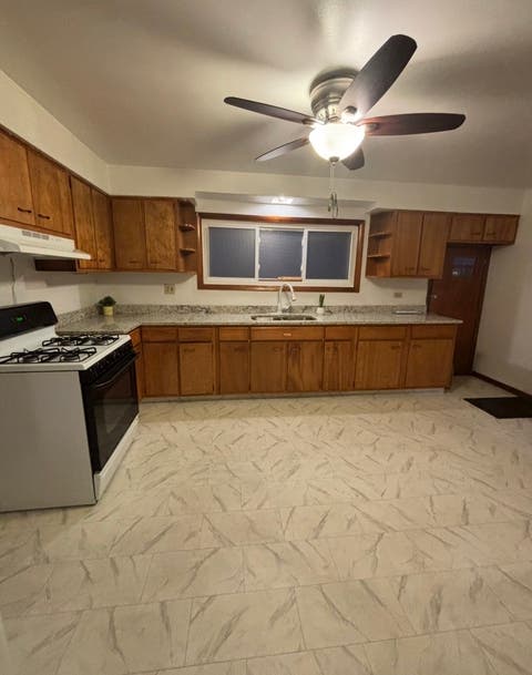 Tiny photo for 13515 S Baltimore Avenue, Chicago, IL 60633 (MLS # 12696361)
