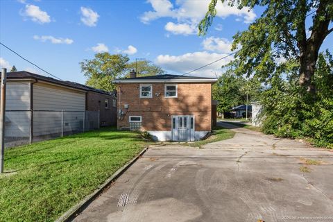 Tiny photo for 15041 Irving Avenue, Dolton, IL 60419 (MLS # 12496999)