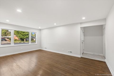 Tiny photo for 15041 Irving Avenue, Dolton, IL 60419 (MLS # 12496999)