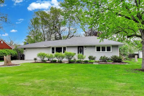 Photo of 9 Johnathan Road, Lake Zurich, IL 60047 (MLS # 12631896)