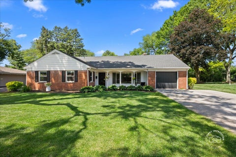 Photo of 315 S Westlawn Avenue, Aurora, IL 60506 (MLS # 12649747)