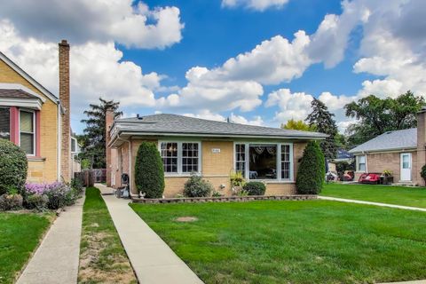 Photo of 8141 Kenneth Avenue, Skokie, IL 60076 (MLS # 12475175)