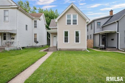 Photo of 2025 W 3RD Street, Davenport, IA 52802 (MLS # 12561696)
