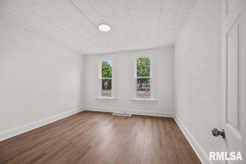 Tiny photo for 2025 W 3RD Street, Davenport, IA 52802 (MLS # 12561696)