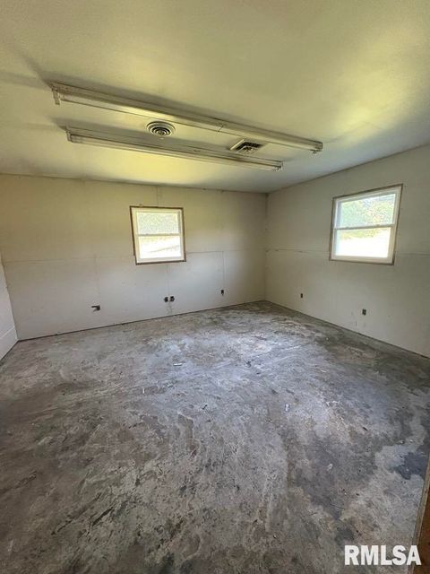 Tiny photo for 7837 State Highway 37, Benton, IL 62812 (MLS # EB456024)