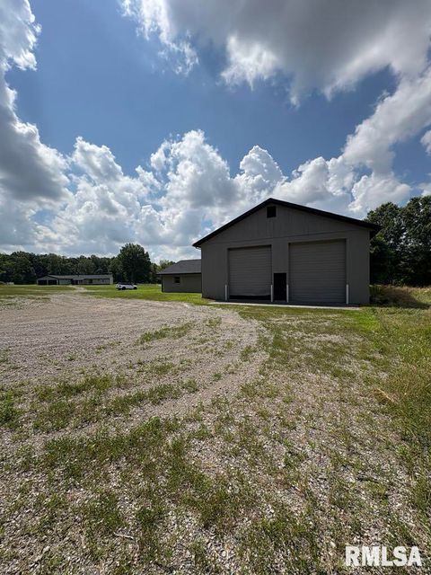Tiny photo for 7837 State Highway 37, Benton, IL 62812 (MLS # EB456024)