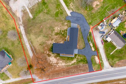 Tiny photo for 7837 State Highway 37, Benton, IL 62812 (MLS # EB456024)