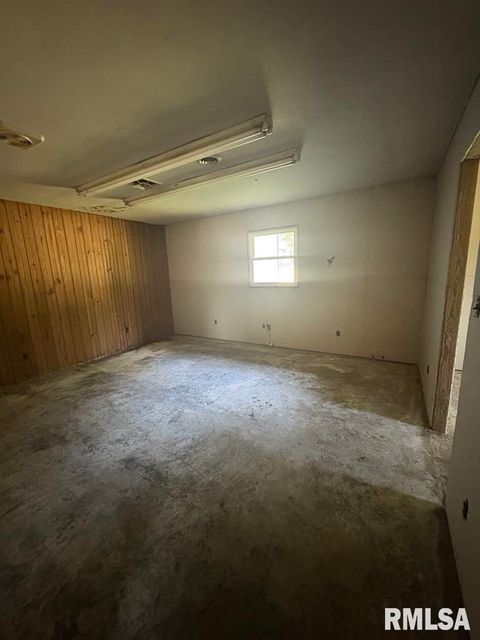 Tiny photo for 7837 State Highway 37, Benton, IL 62812 (MLS # EB456024)