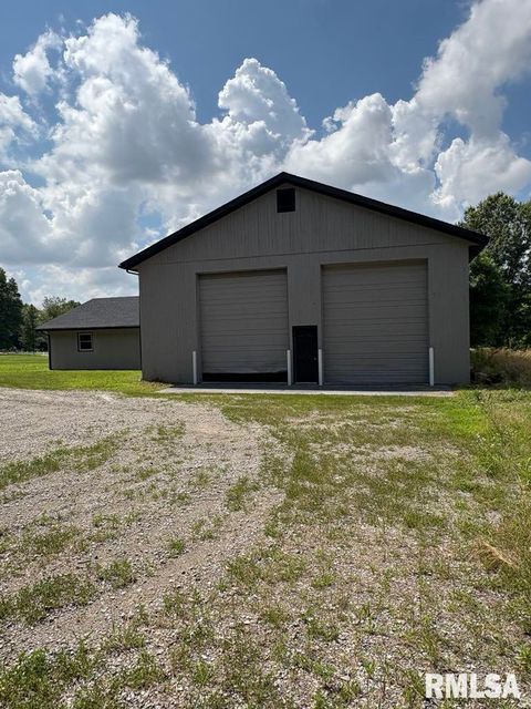 Tiny photo for 7837 State Highway 37, Benton, IL 62812 (MLS # EB456024)