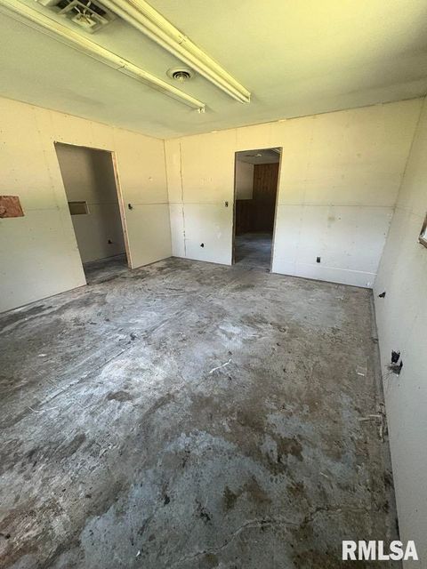 Tiny photo for 7837 State Highway 37, Benton, IL 62812 (MLS # EB456024)