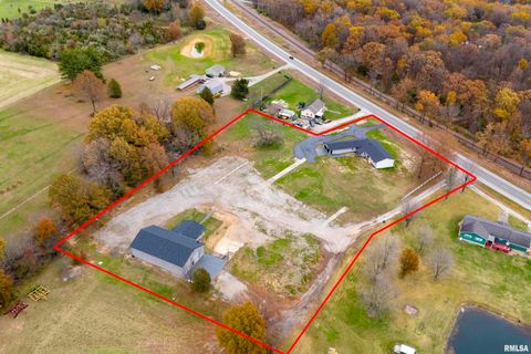 Tiny photo for 7837 State Highway 37, Benton, IL 62812 (MLS # EB456024)