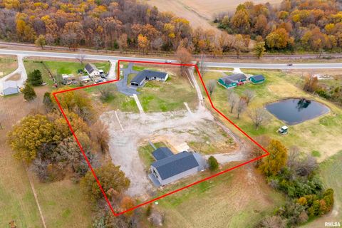 Tiny photo for 7837 State Highway 37, Benton, IL 62812 (MLS # EB456024)